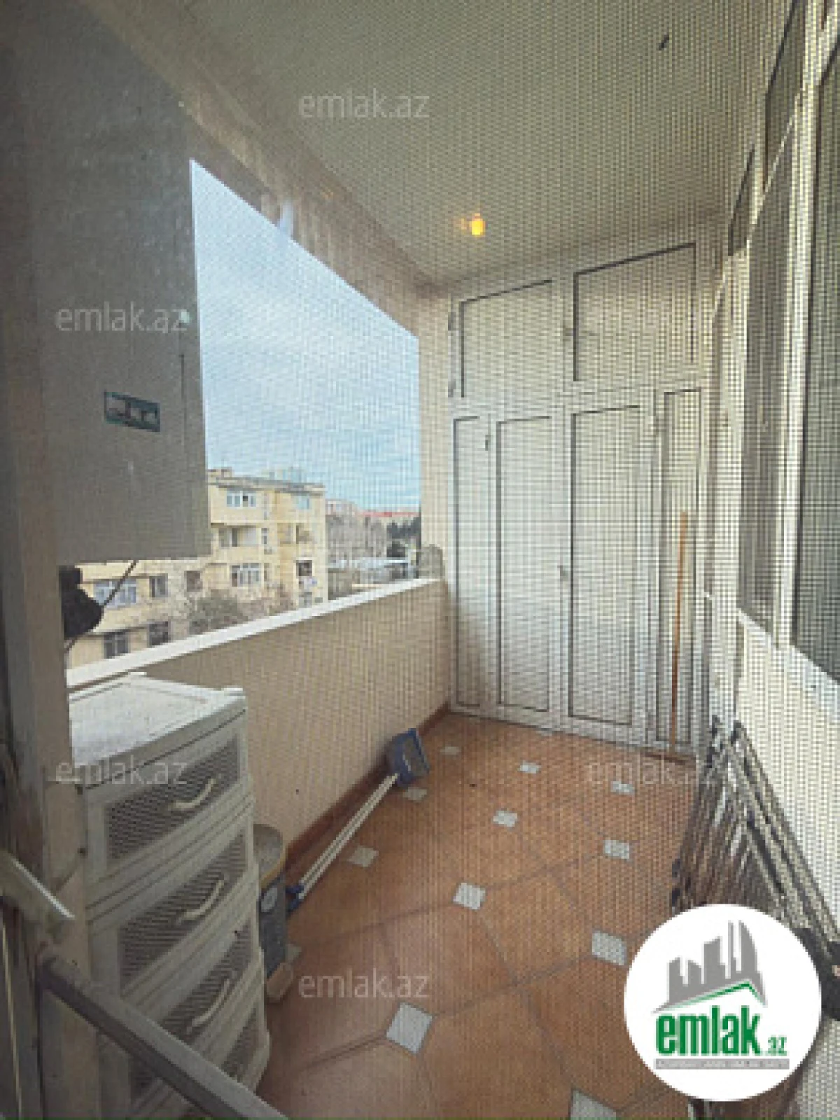 Satılır 2 otaqlı köhnə tikili 56 m²