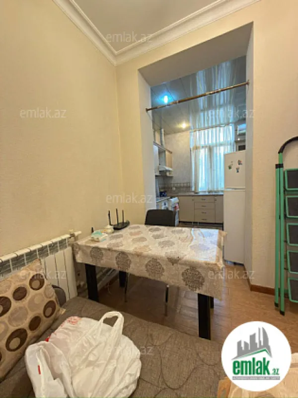 Satılır 2 otaqlı köhnə tikili 56 m²