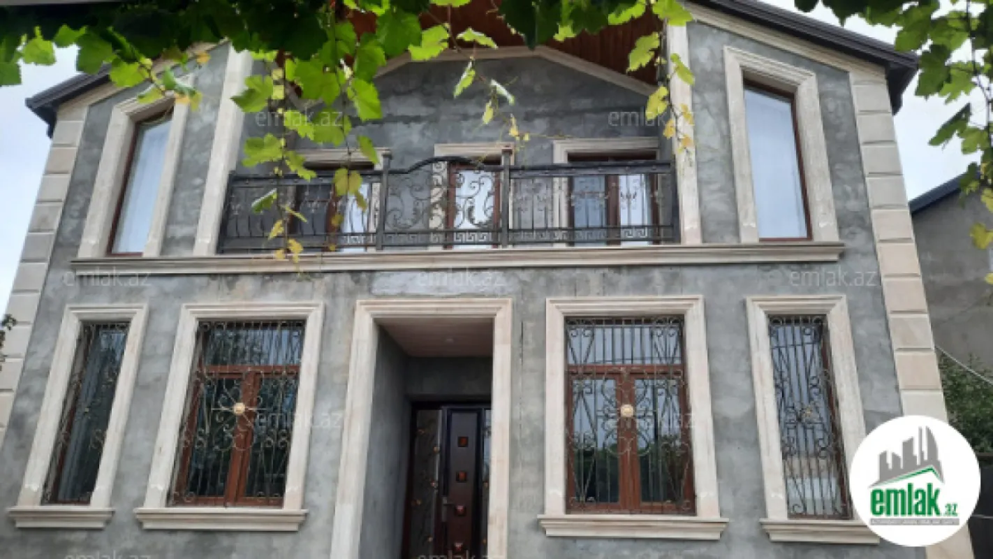 Satılır 5 otaqlı həyət evi 180 m²