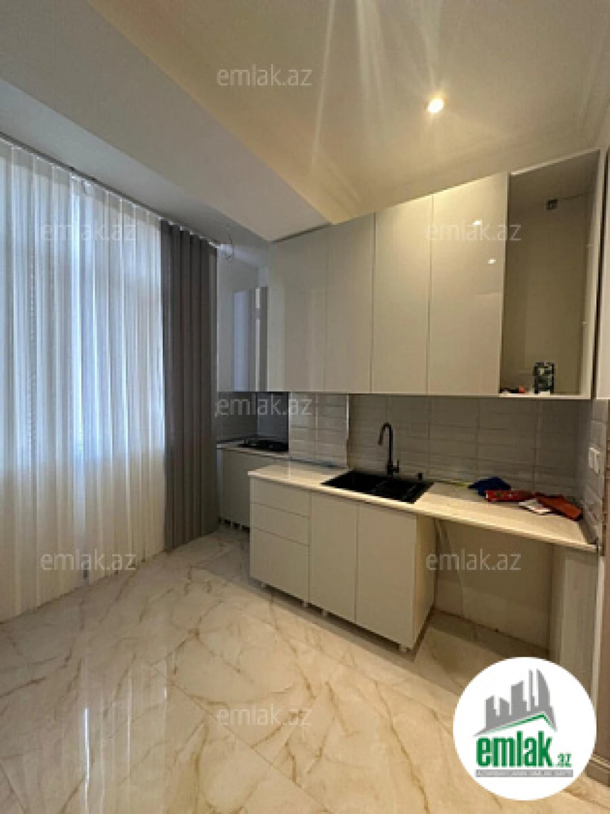 Satılır 3 otaqlı yeni tikili 103 m²