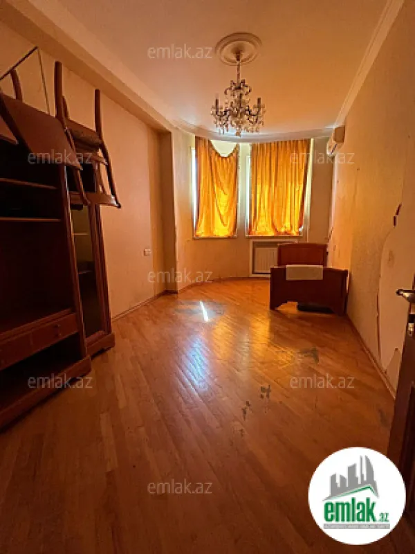 Satılır 4 otaqlı yeni tikili 160 m²