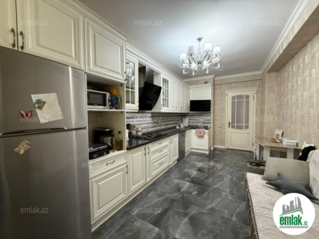 Satılır 3 otaqlı yeni tikili 150 m²