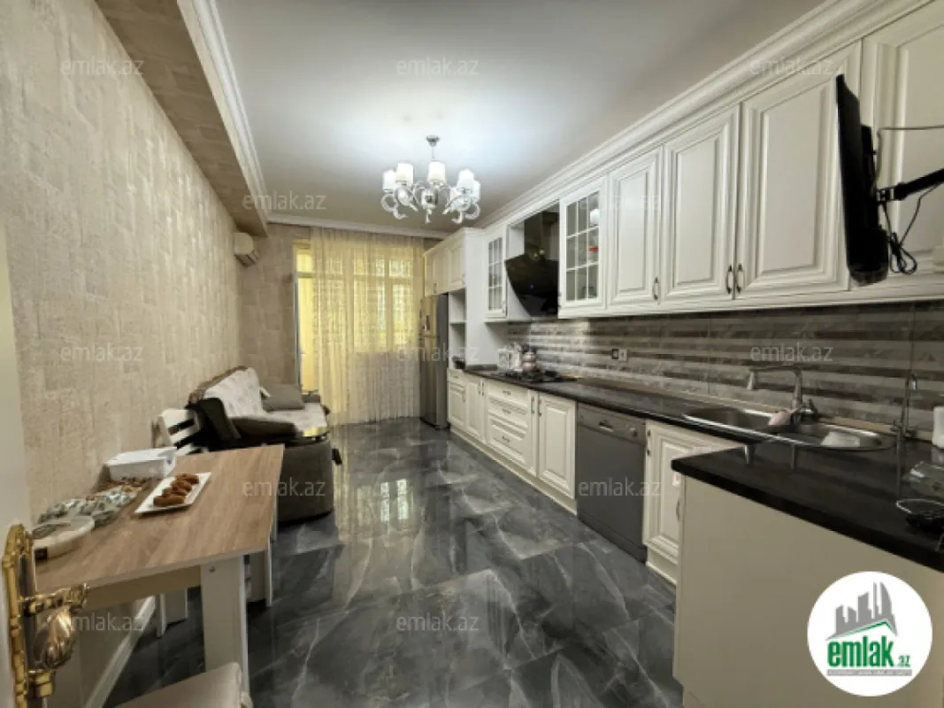 Satılır 3 otaqlı yeni tikili 150 m²