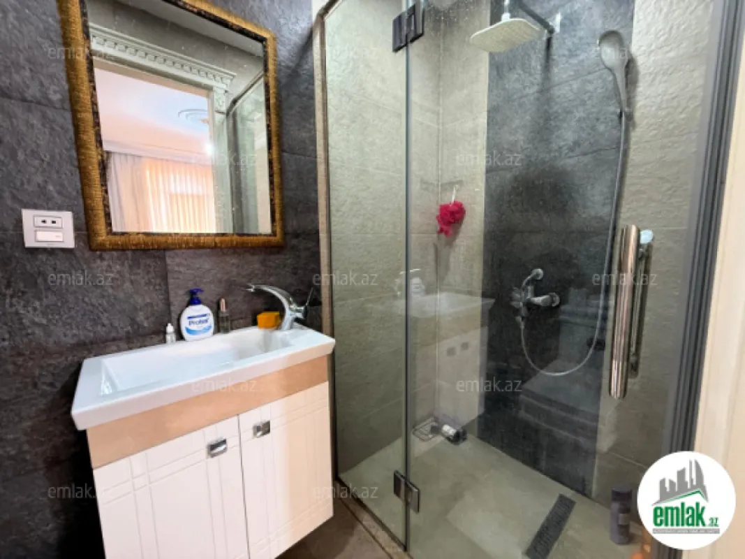 Satılır 3 otaqlı yeni tikili 150 m²