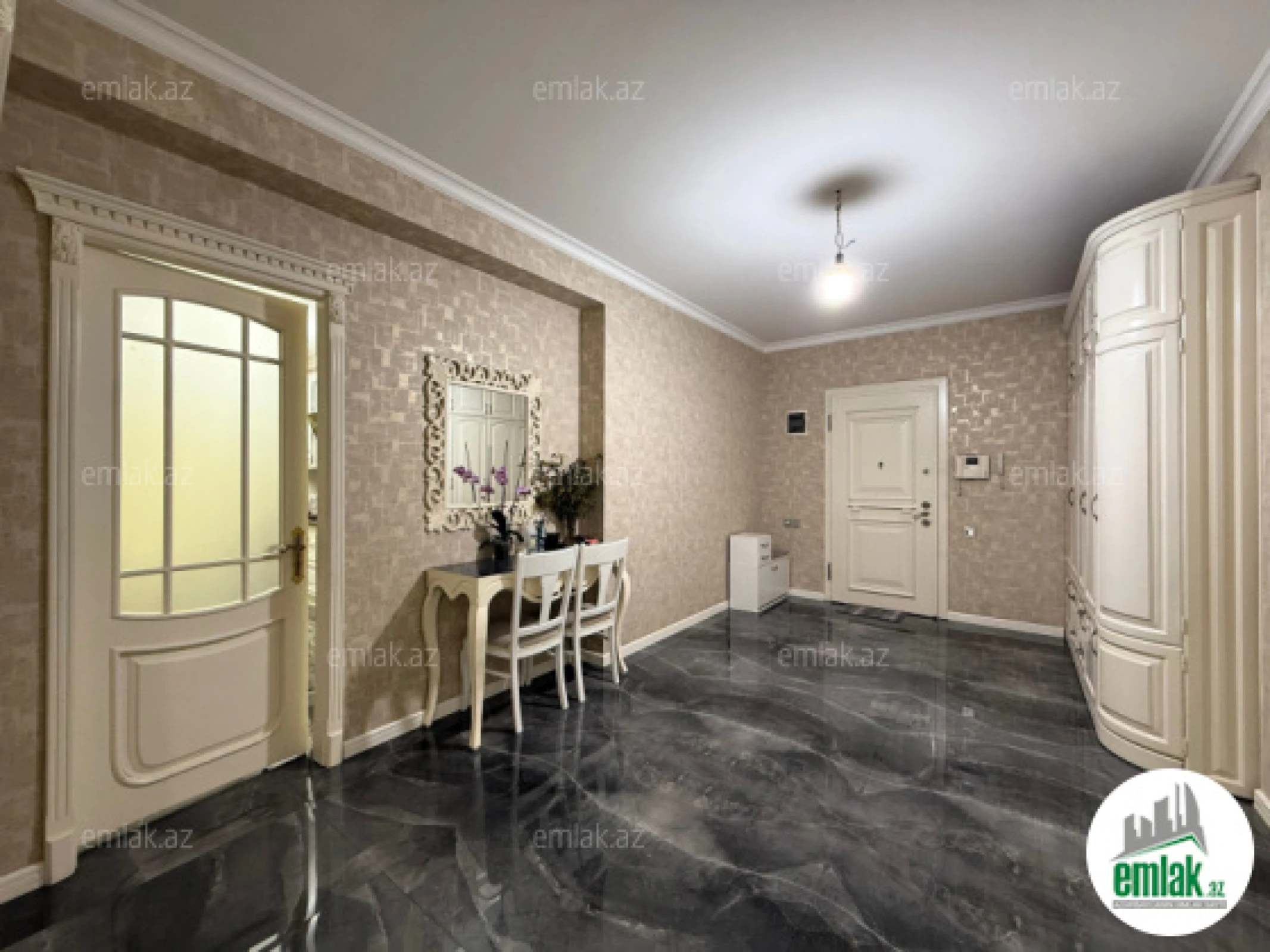 Satılır 3 otaqlı yeni tikili 150 m²