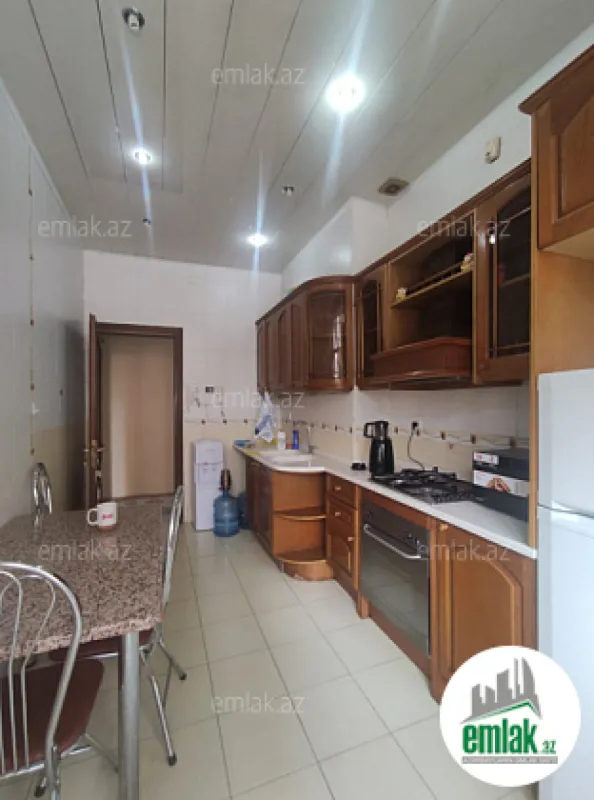 Satılır 3 otaqlı yeni tikili 122 m²