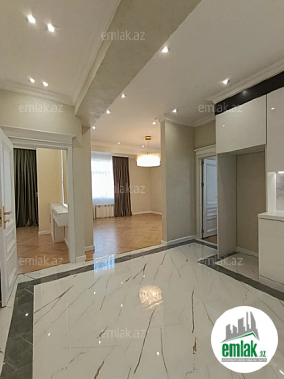 Satılır 3 otaqlı yeni tikili 80 m²