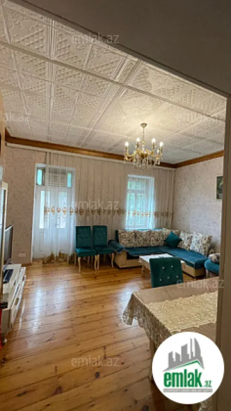 Satılır 3 otaqlı köhnə tikili 80 m²