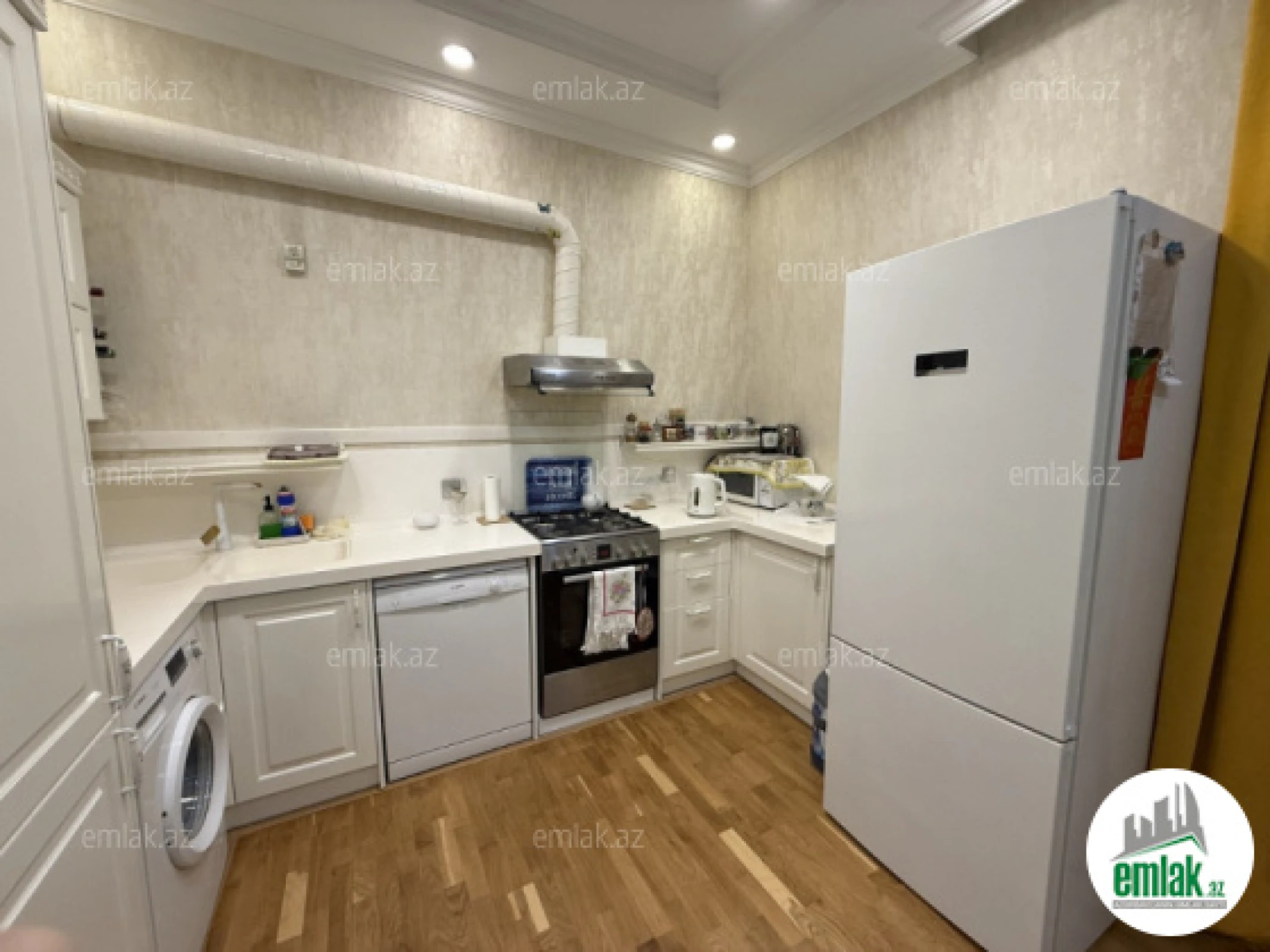 Satılır 3 otaqlı yeni tikili 75 m²
