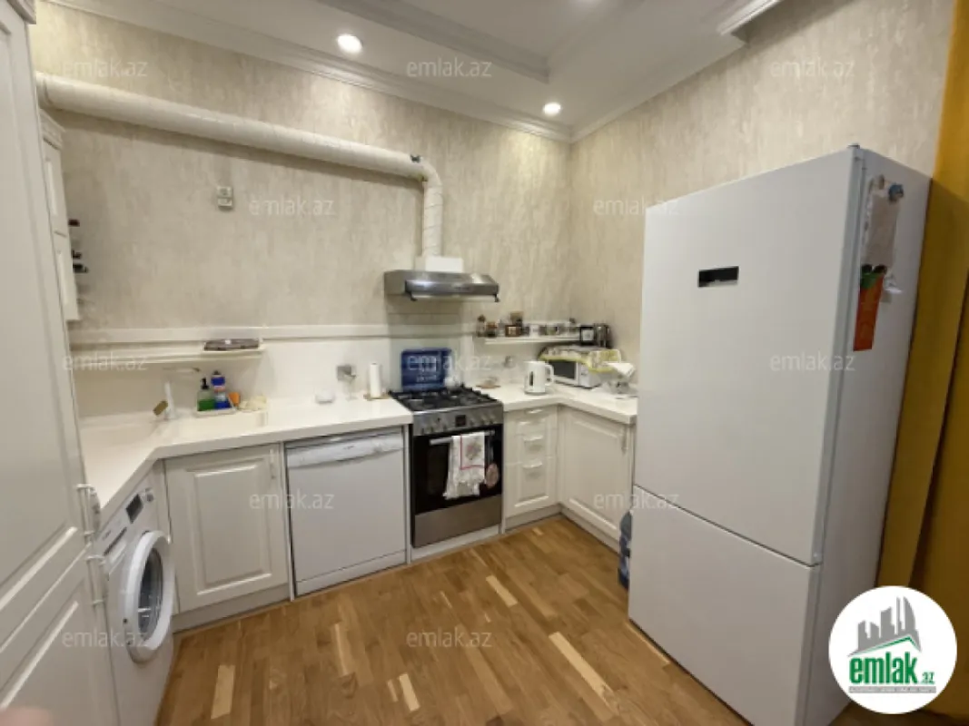 Satılır 3 otaqlı yeni tikili 75 m²