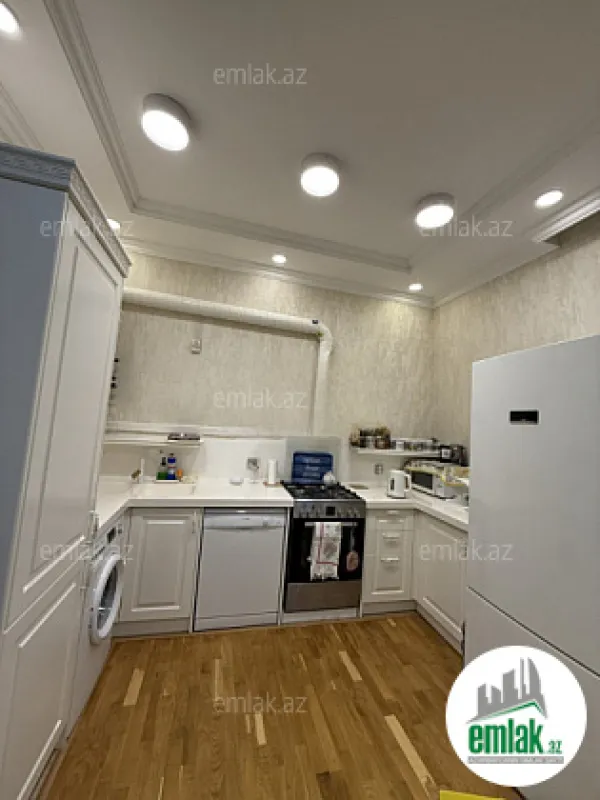 Satılır 3 otaqlı yeni tikili 75 m²