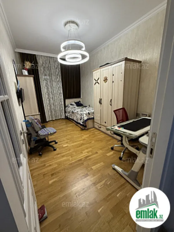 Satılır 3 otaqlı yeni tikili 75 m²