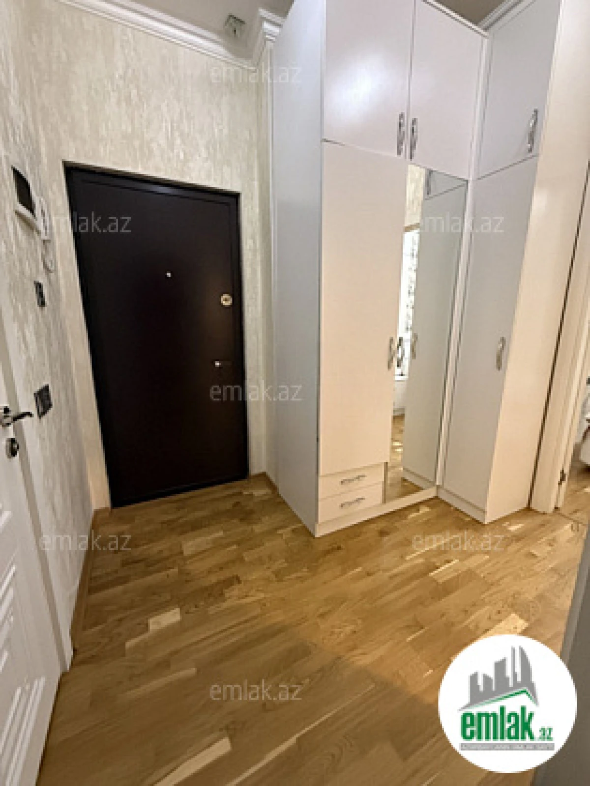 Satılır 3 otaqlı yeni tikili 75 m²