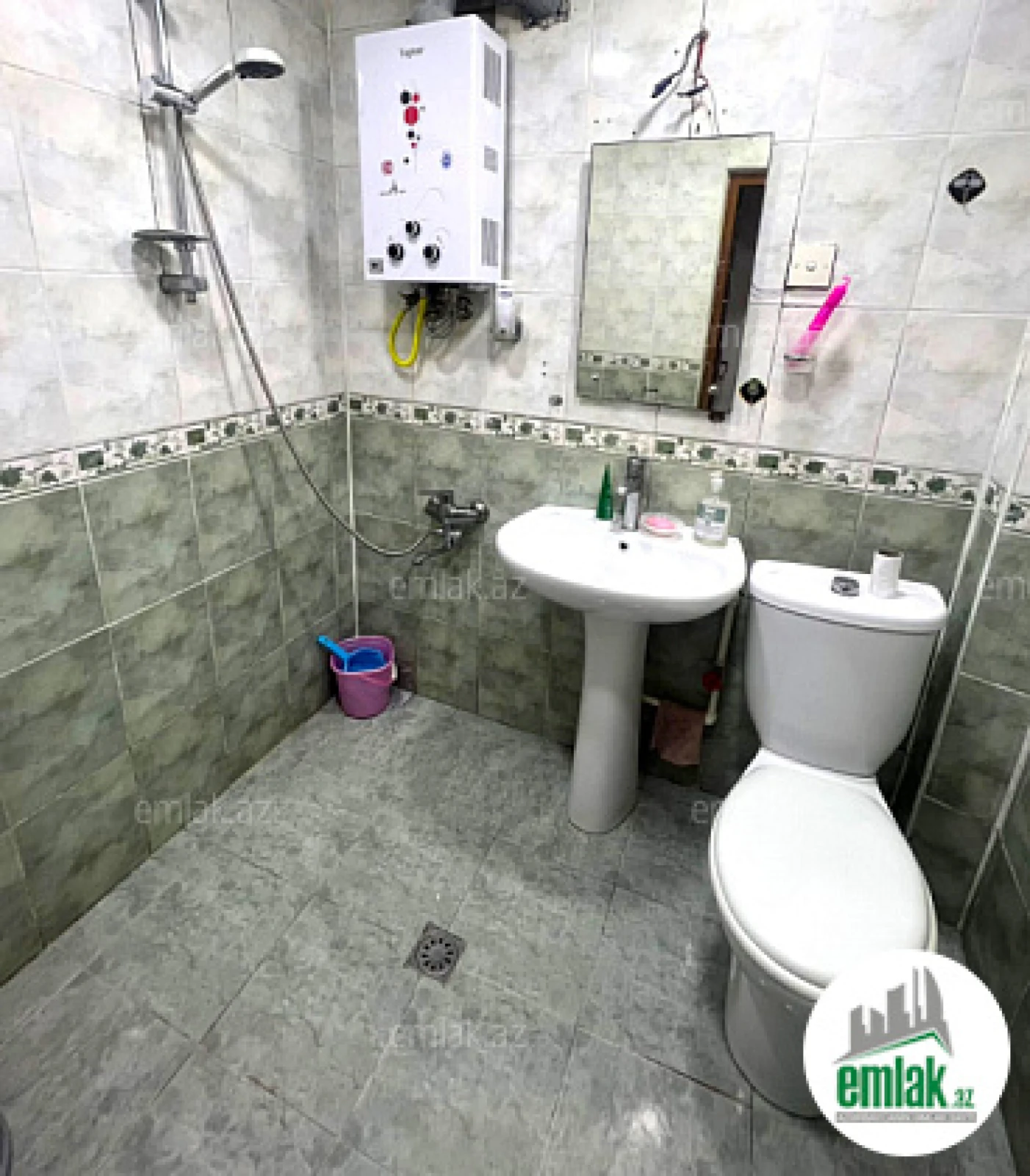 Satılır 3 otaqlı köhnə tikili 90 m²