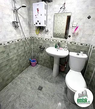 Satılır 3 otaqlı köhnə tikili 90 m²