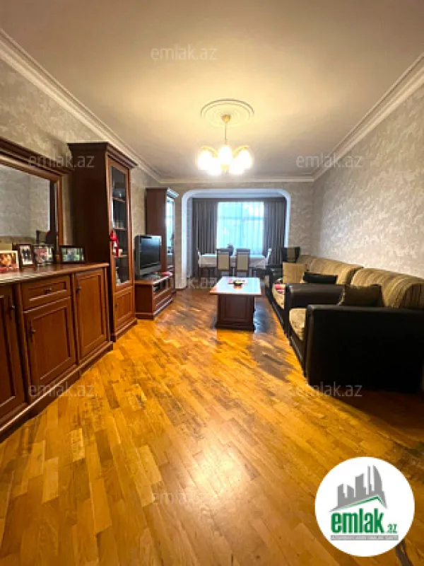 Satılır 3 otaqlı köhnə tikili 90 m²