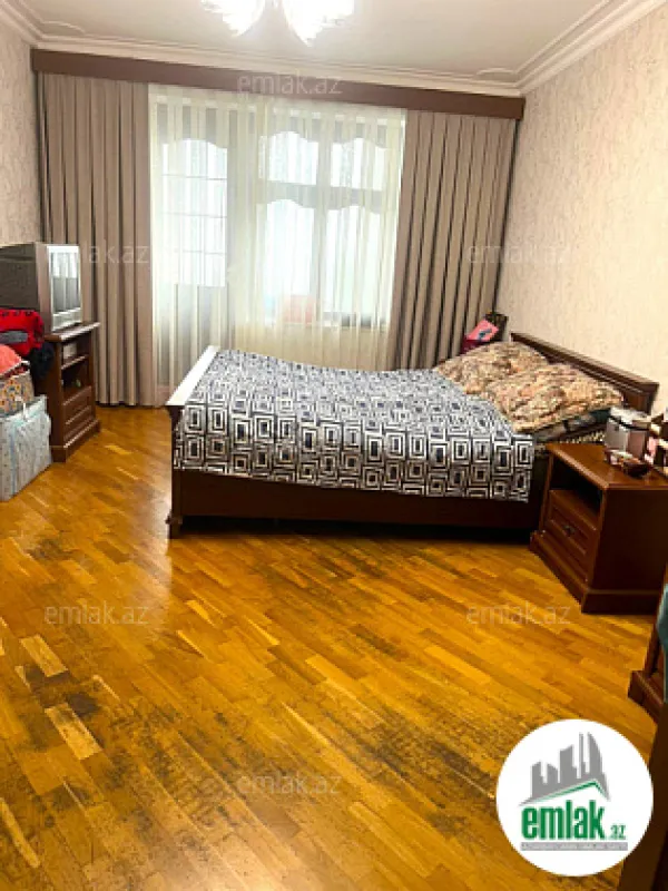 Satılır 3 otaqlı köhnə tikili 90 m²