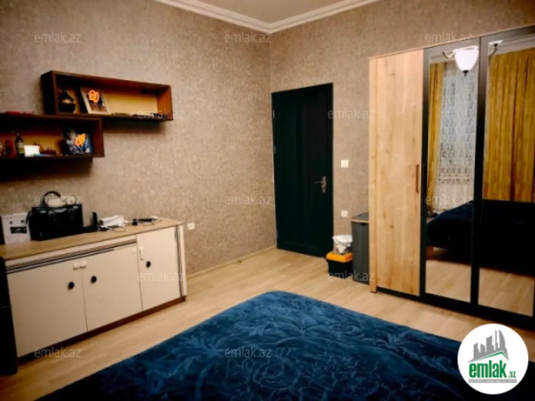 Satılır 5 otaqlı köhnə tikili 115 m²