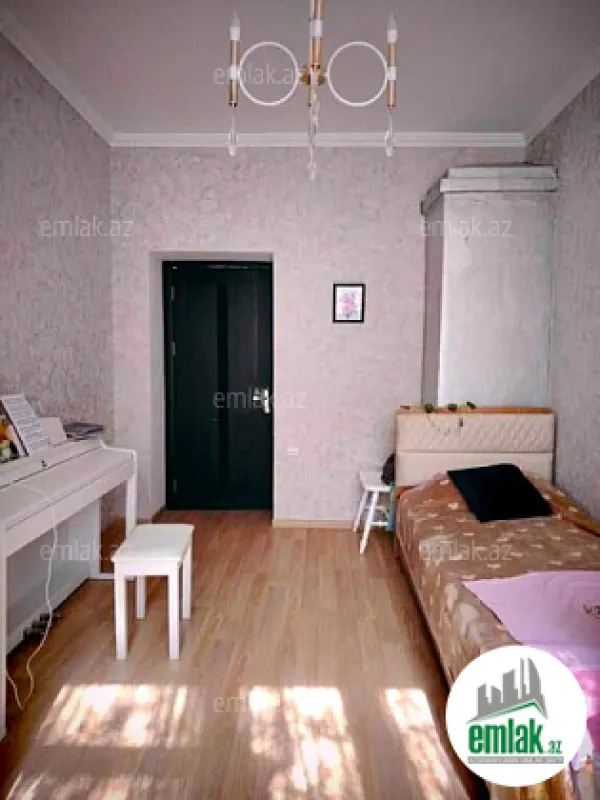 Satılır 5 otaqlı köhnə tikili 115 m²