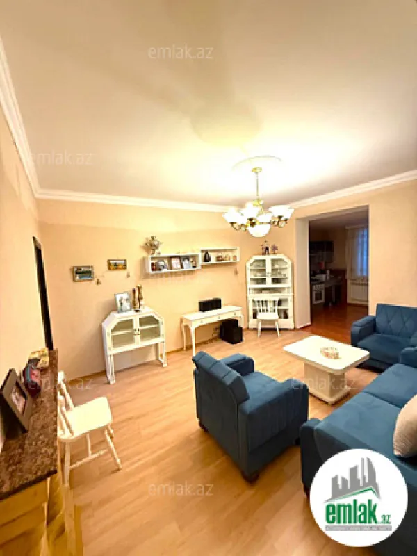 Satılır 5 otaqlı köhnə tikili 115 m²