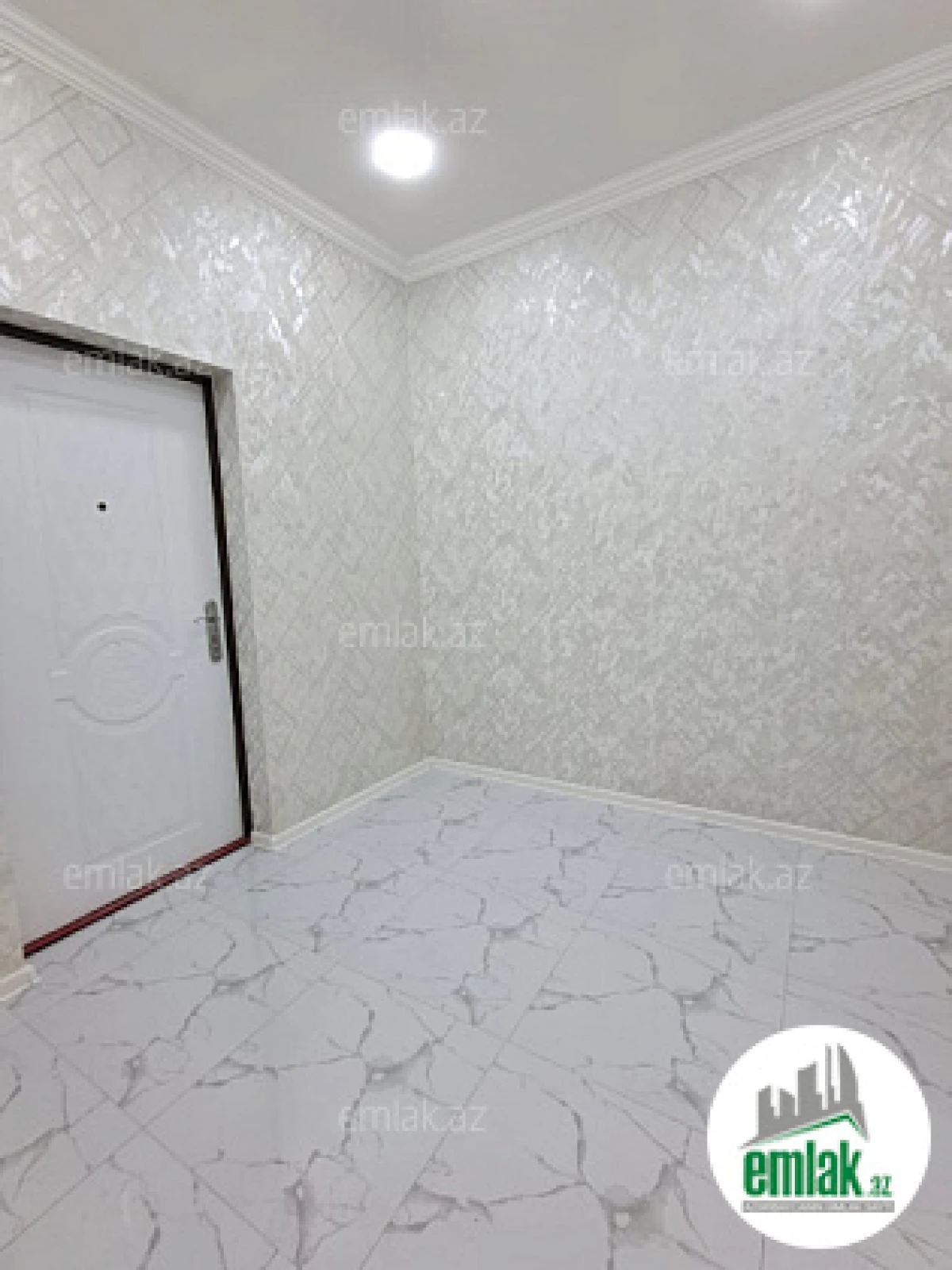 Satılır 2 otaqlı yeni tikili 68 m²