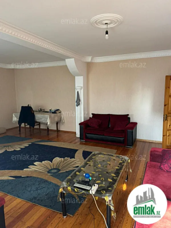 Satılır 5 otaqlı köhnə tikili 120 m²