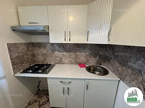 Satılır 2 otaqlı köhnə tikili 55 m²