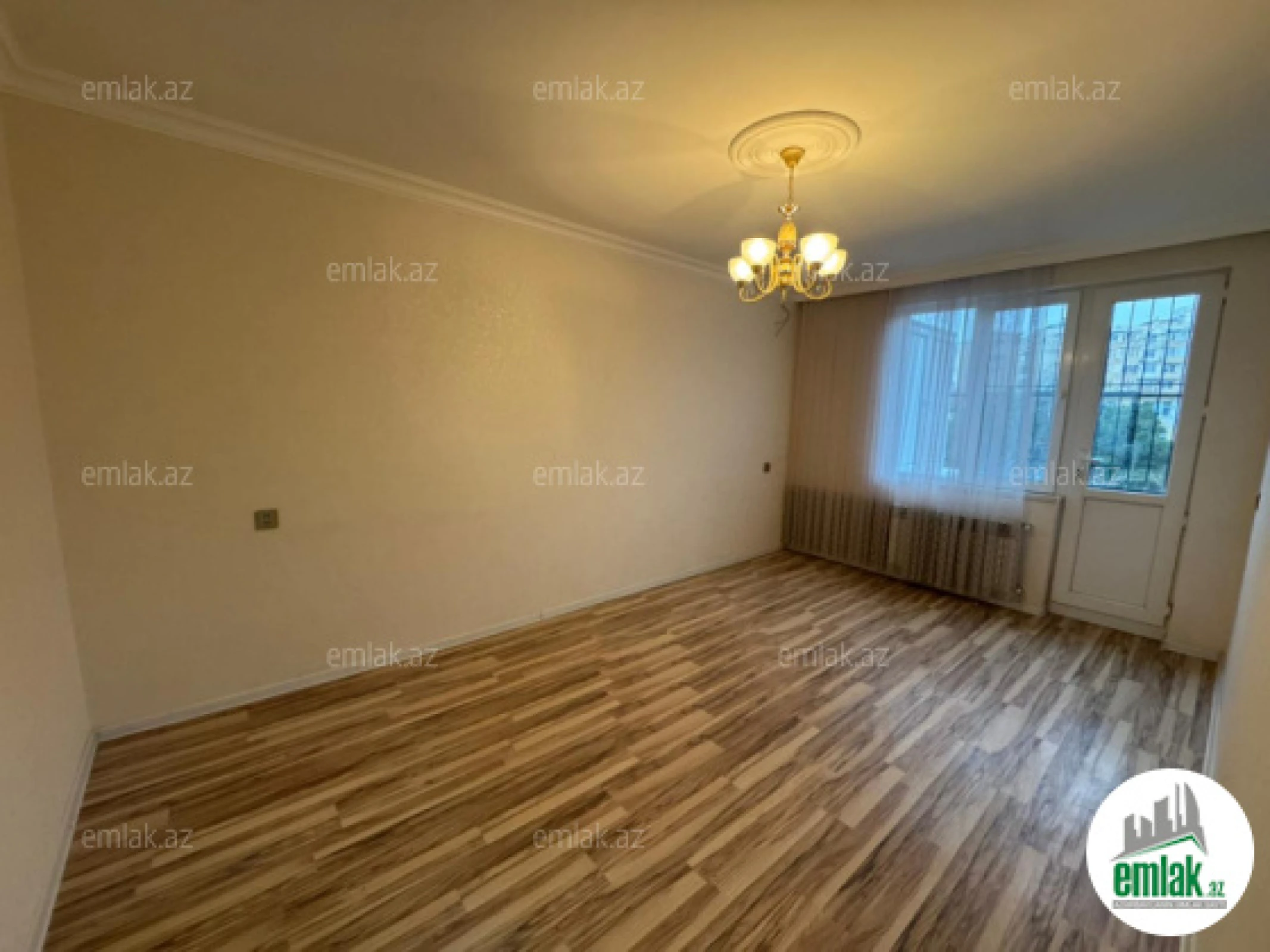 Satılır 2 otaqlı köhnə tikili 55 m²
