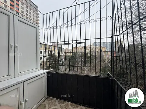 Satılır 2 otaqlı köhnə tikili 55 m²