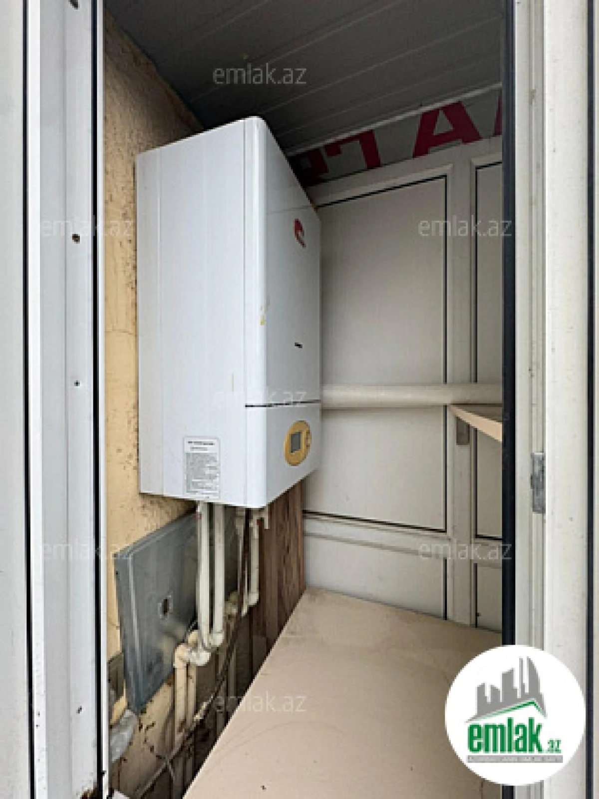 Satılır 2 otaqlı köhnə tikili 55 m²