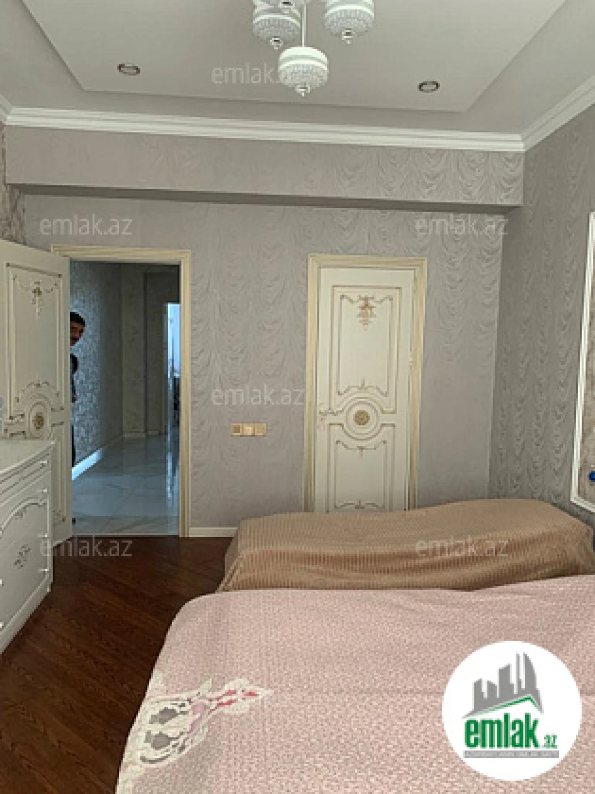 Satılır 3 otaqlı yeni tikili 143 m²