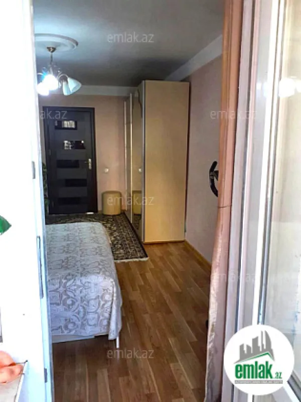 Satılır 3 otaqlı köhnə tikili 90 m²