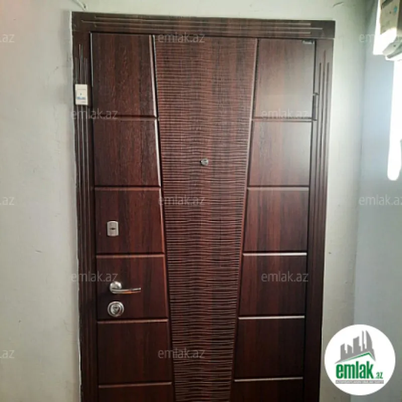 Satılır 3 otaqlı köhnə tikili 90 m²