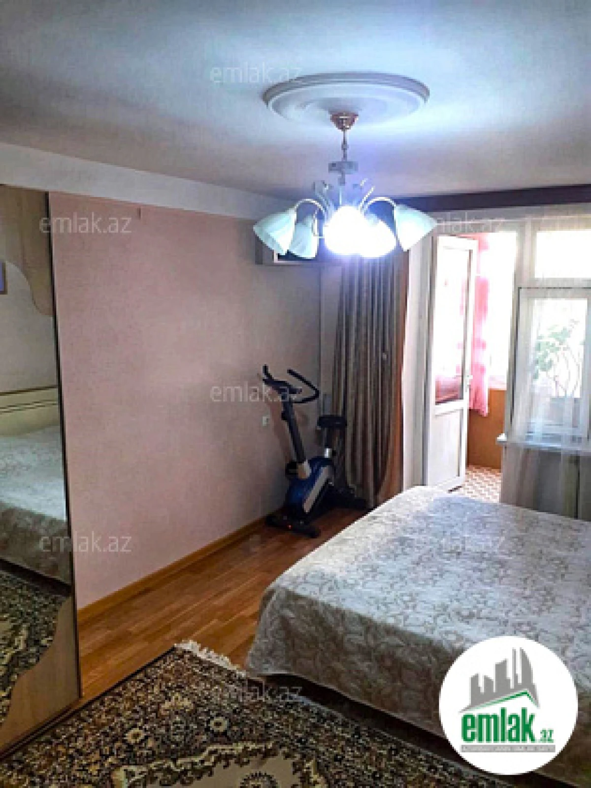 Satılır 3 otaqlı köhnə tikili 90 m²