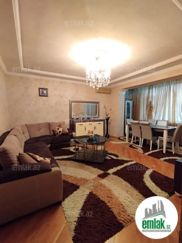Satılır 4 otaqlı köhnə tikili 110 m²
