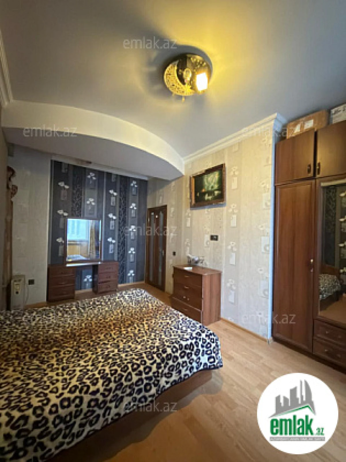 Satılır 3 otaqlı yeni tikili 100 m²