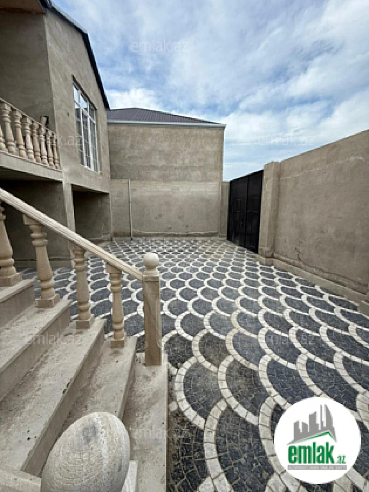 Satılır 4 otaqlı həyət evi 125 m²