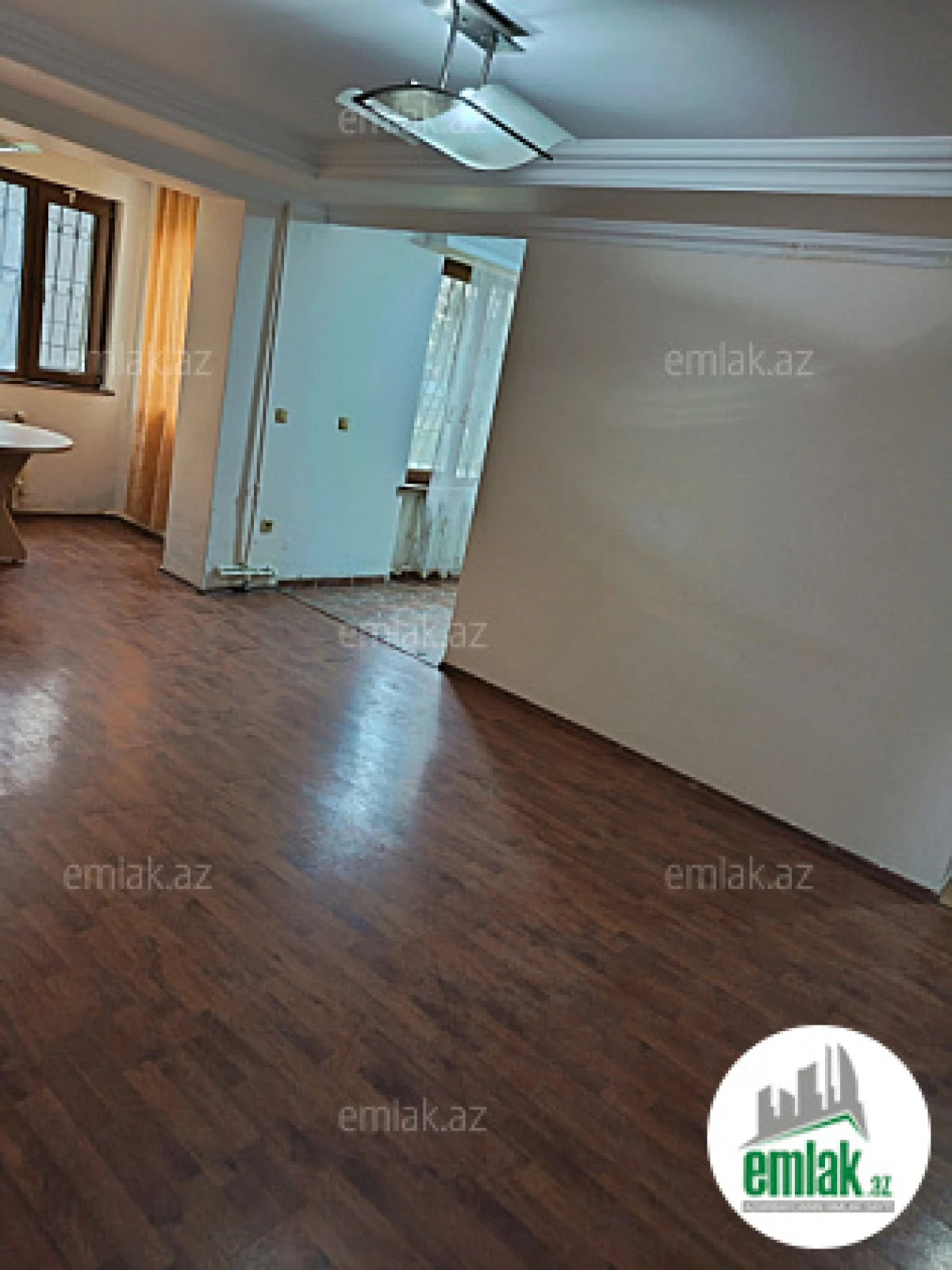 Satılır 2 otaqlı köhnə tikili 42 m²