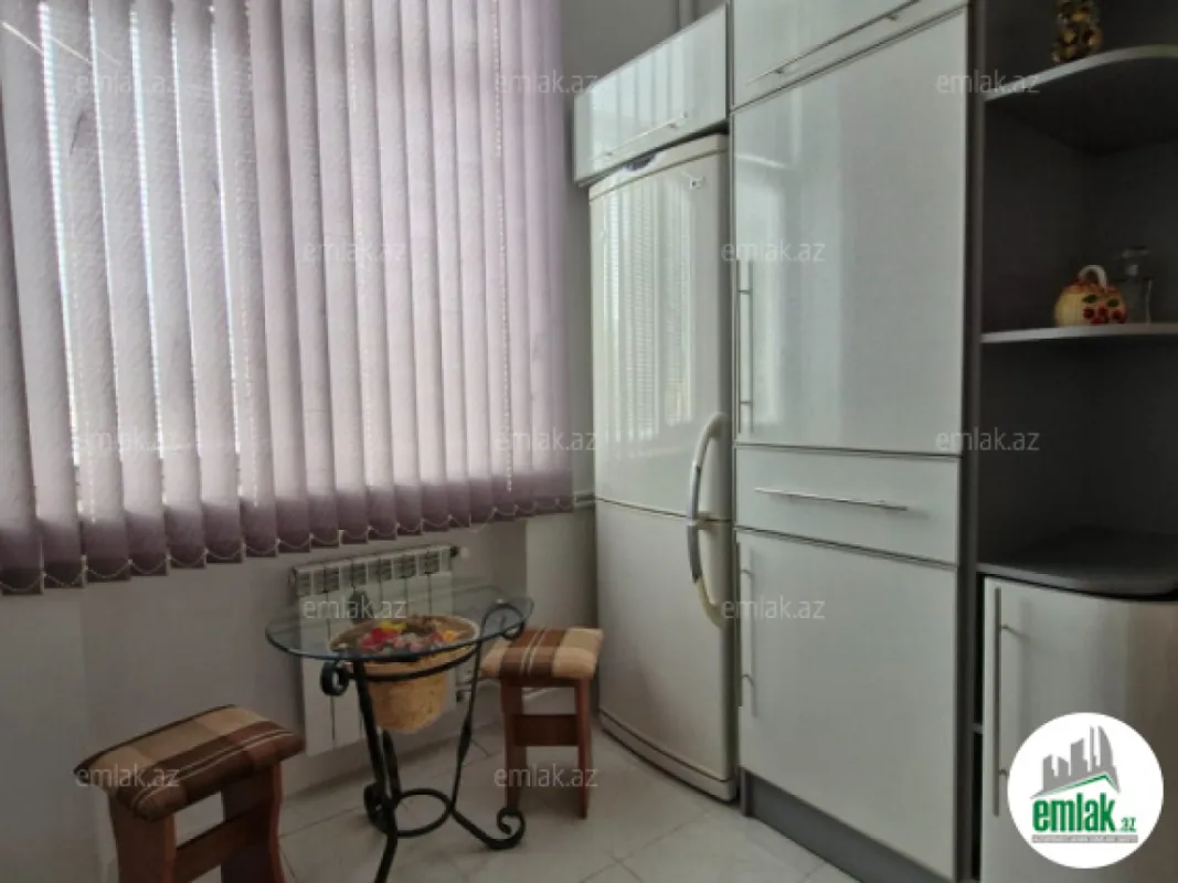 Satılır 3 otaqlı köhnə tikili 80 m²