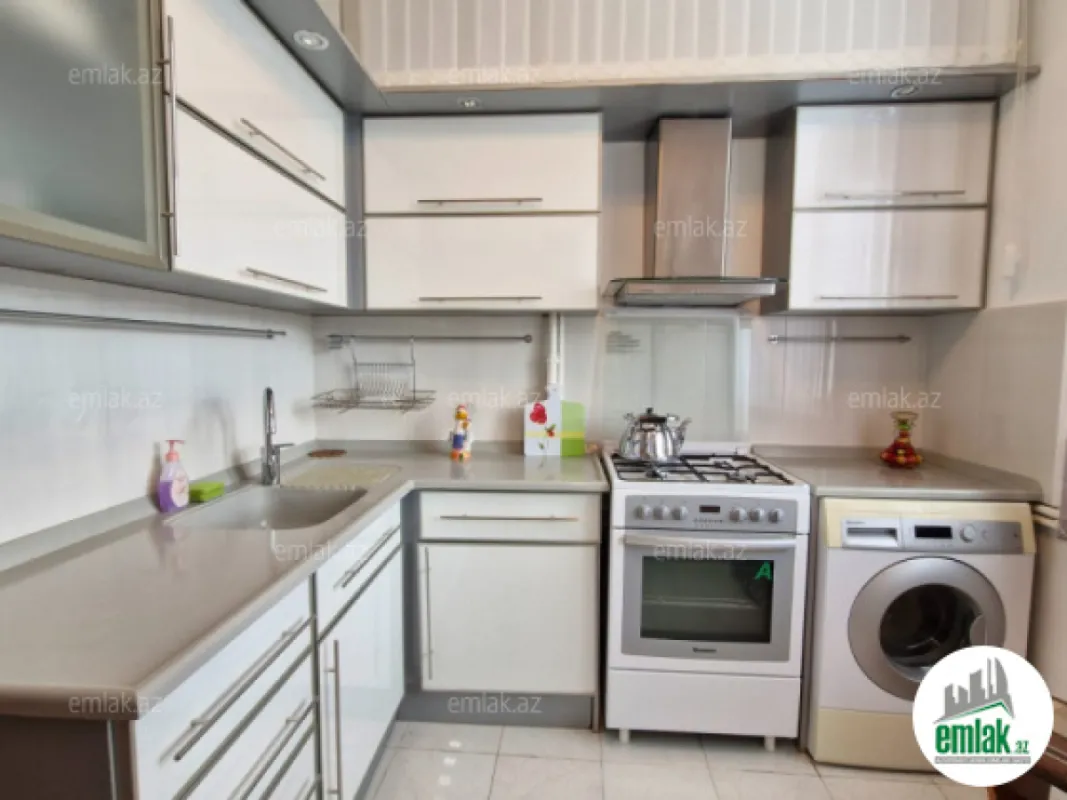 Satılır 3 otaqlı köhnə tikili 80 m²