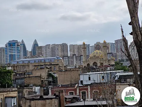 Satılır 3 otaqlı köhnə tikili 80 m²