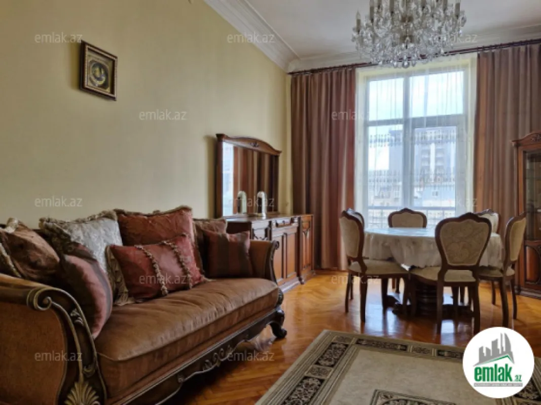 Satılır 3 otaqlı köhnə tikili 80 m²