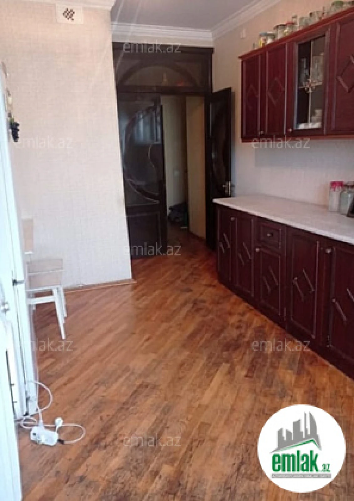 Satılır 2 otaqlı köhnə tikili 55 m²