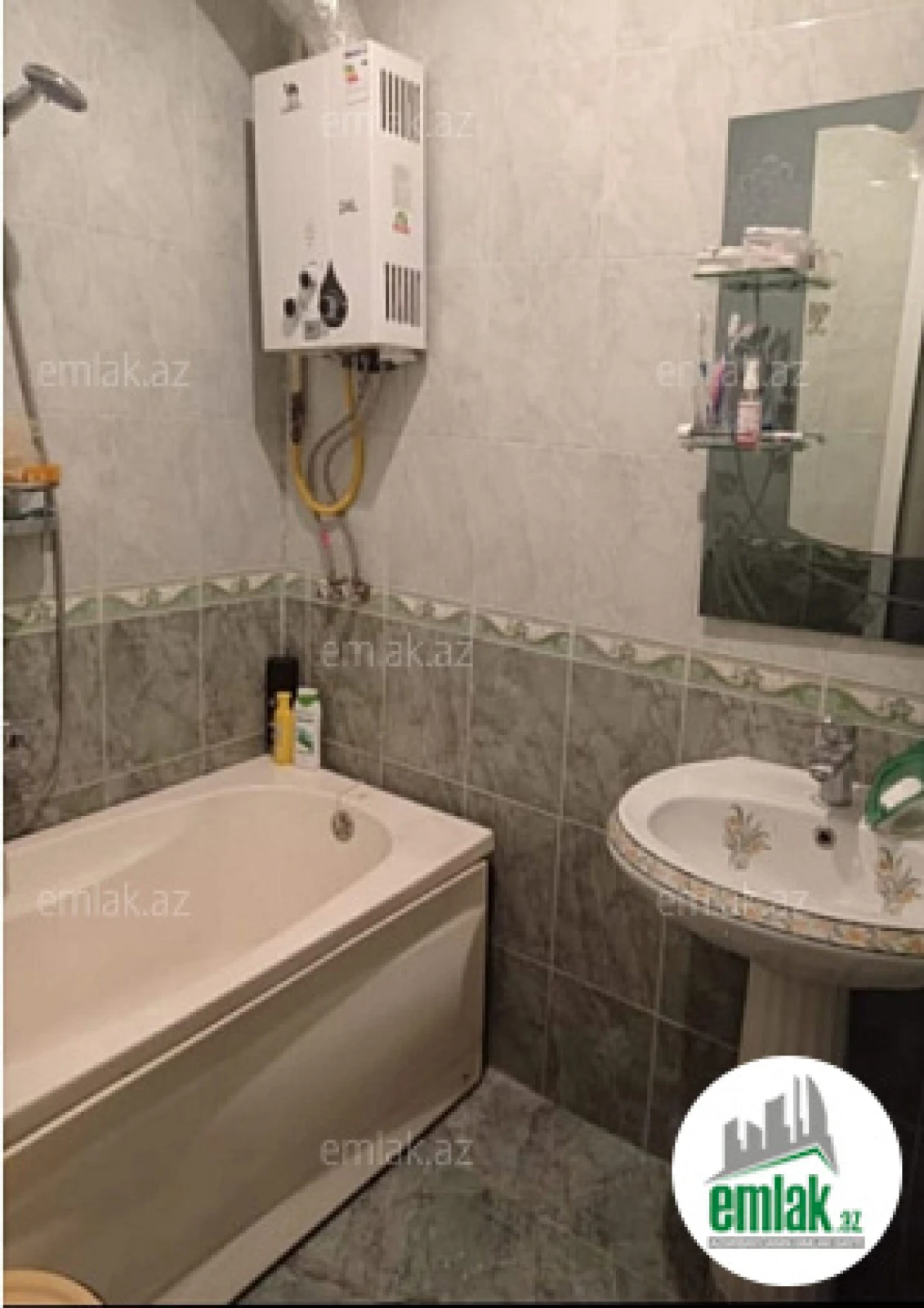 Satılır 2 otaqlı köhnə tikili 55 m²