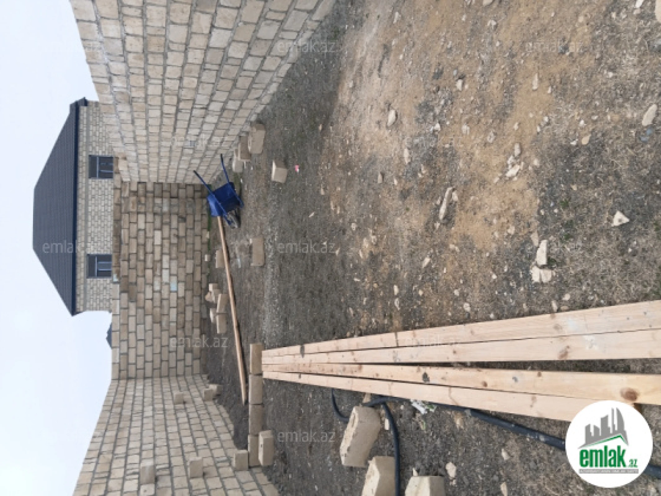 Satılır 4 otaqlı həyət evi 132 m²