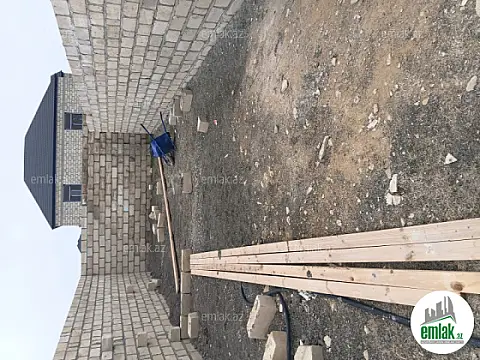 Satılır 4 otaqlı həyət evi 132 m²