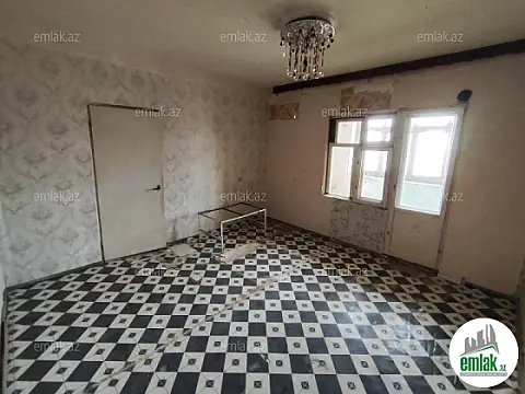 Satılır 4 otaqlı köhnə tikili 81 m²