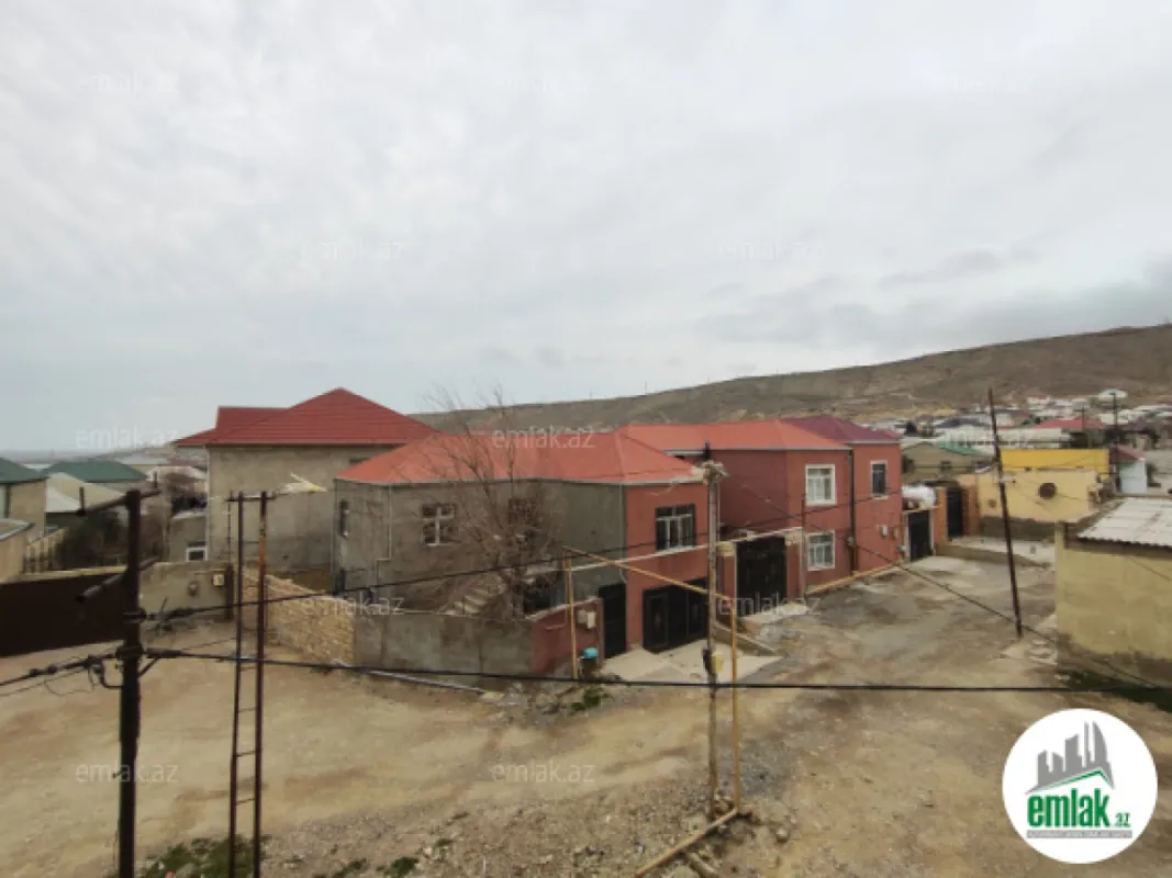 Satılır 4 otaqlı köhnə tikili 81 m²