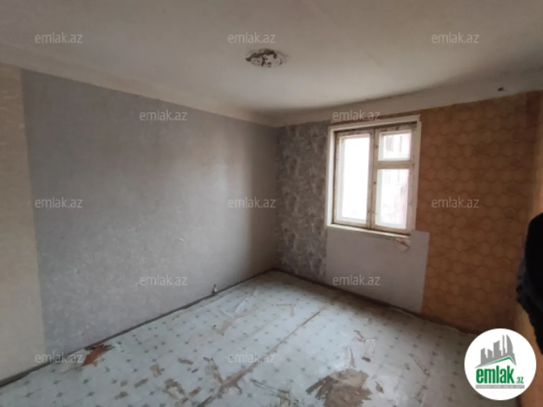 Satılır 4 otaqlı köhnə tikili 81 m²