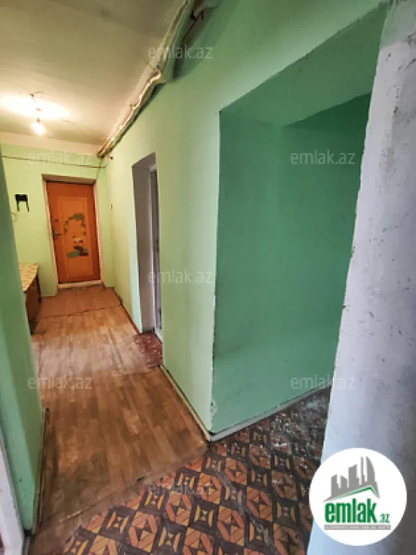 Satılır 4 otaqlı köhnə tikili 81 m²